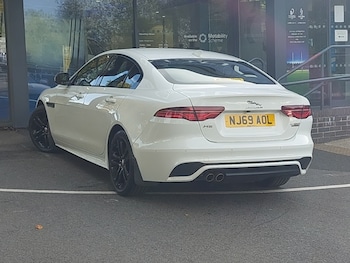 Used Jaguar XE 2019 for sale - 76418880: Photo