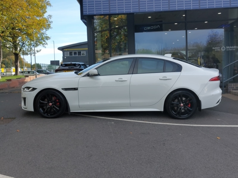 Used Jaguar XE 2019 for sale - 76418880: Photo 4