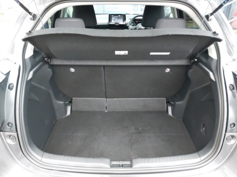 Used Toyota Yaris 2021 for sale - 77405000: Photo 8