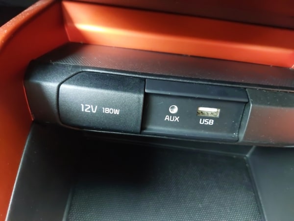 Used Kia Stonic 2018 for sale - 76160297: Photo 19