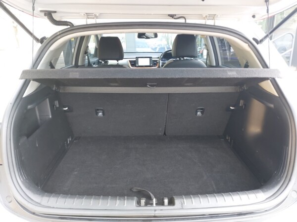 Used Kia Stonic 2018 for sale - 76160297: Photo 8