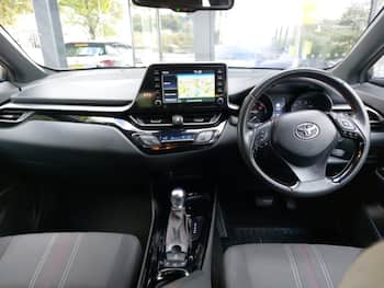 Used Toyota C-HR 2021 for sale - 79718569: Photo