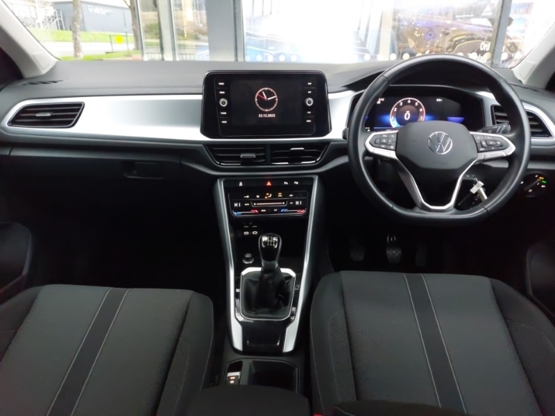 Used Volkswagen T-Roc 2023 for sale - 77035225: Photo 2