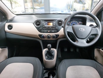 Used Hyundai i10 2016 for sale - 76289513: Photo