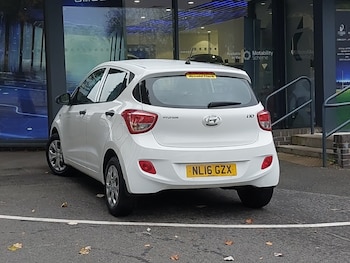 Used Hyundai i10 2016 for sale - 76289513: Photo