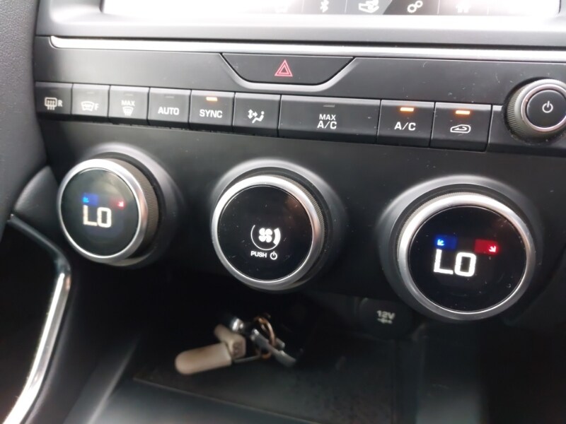 Used Jaguar E-Pace 2018 for sale - 76556249: Photo 19