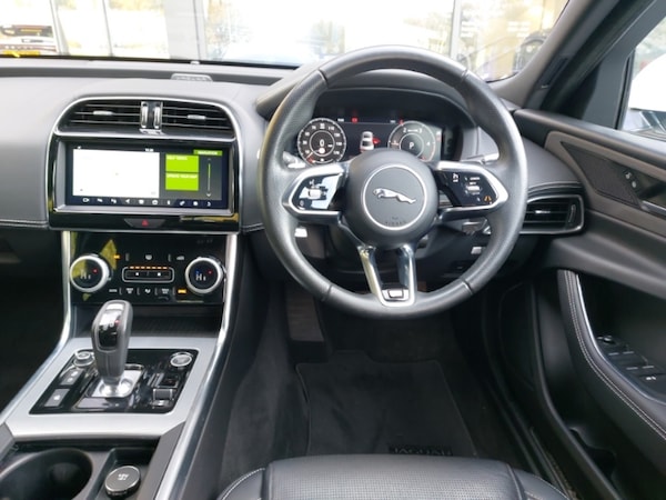 Used Jaguar XE 2019 for sale - 76311596: Photo 7
