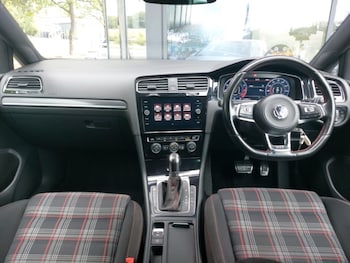Used Volkswagen Golf 2017 for sale - 75718796: Photo