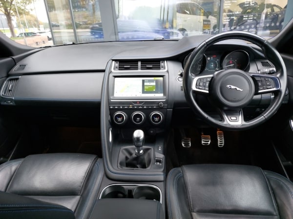 Used Jaguar E-Pace 2019 for sale - 76293924: Photo 2
