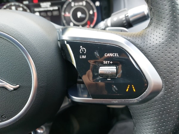 Used Jaguar XE 2019 for sale - 76208335: Photo 19