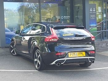Used Volvo V40 2018 for sale - 78490516: Photo