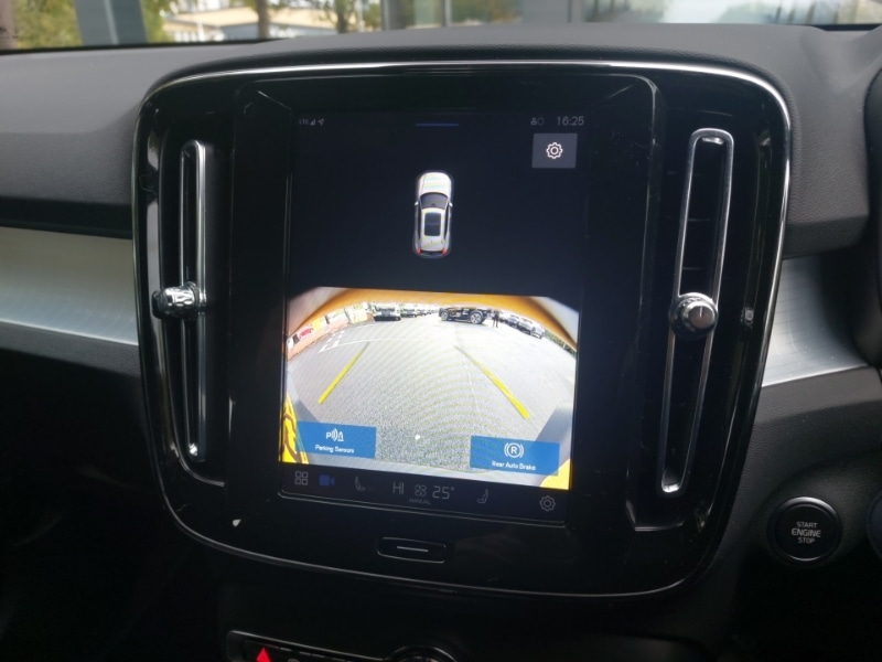 Used Volvo XC40 2025 for sale - 76135327: Photo 11
