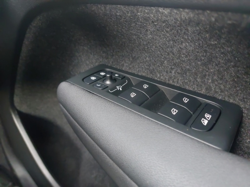 Used Volvo XC40 2025 for sale - 76135327: Photo 19