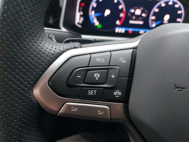 Used Volkswagen T-Roc 2025 for sale - 77366181: Photo 17