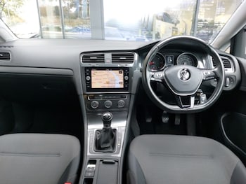 Used Volkswagen Golf 2017 for sale - 76264879: Photo
