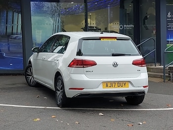 Used Volkswagen Golf 2017 for sale - 76264879: Photo