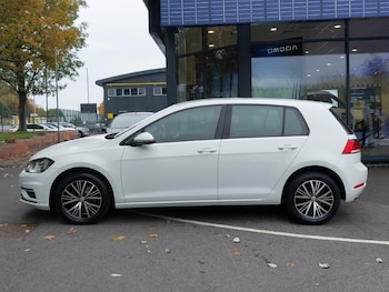Used Volkswagen Golf 2017 for sale - 76264879: Photo