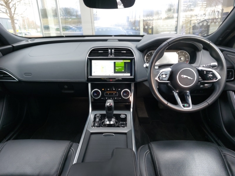 Used Jaguar XE 2020 for sale - 77777240: Photo 2