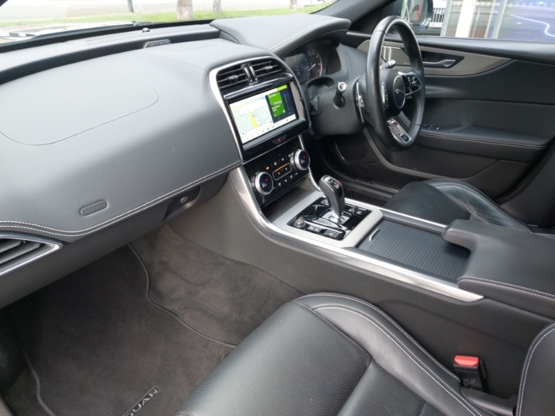 Used Jaguar XE 2020 for sale - 77777240: Photo 5