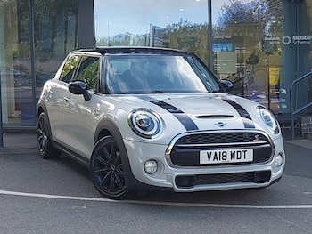 Used MINI Hatch 2018 for sale - 78498732: Photo