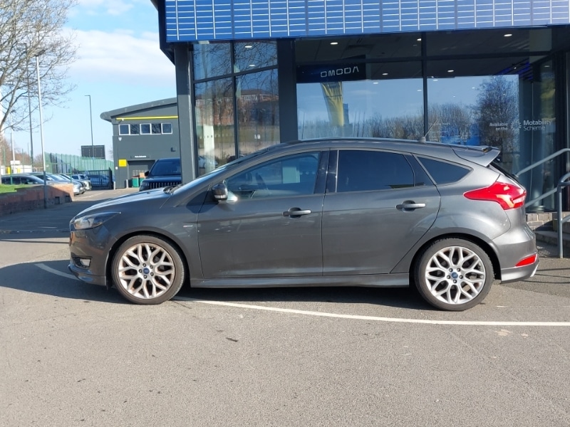 Used Ford Focus 2017 for sale - 77999844: Photo 4
