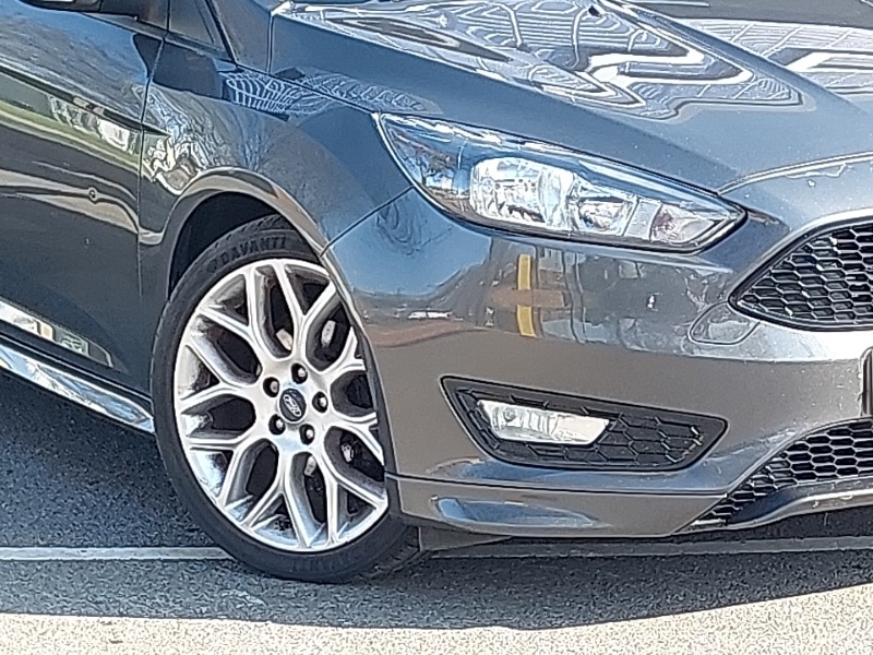 Used Ford Focus 2017 for sale - 77999844: Photo 9