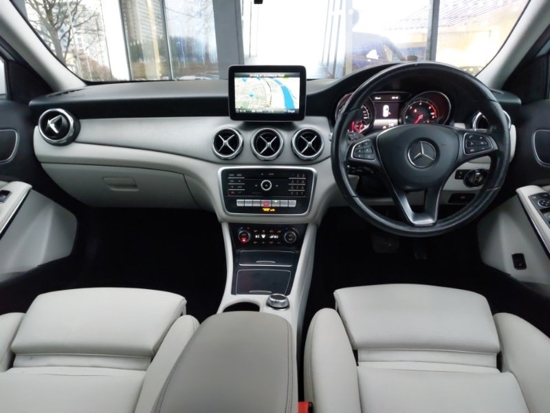 Used Mercedes-Benz GLA 2018 for sale - 76987398: Photo 2