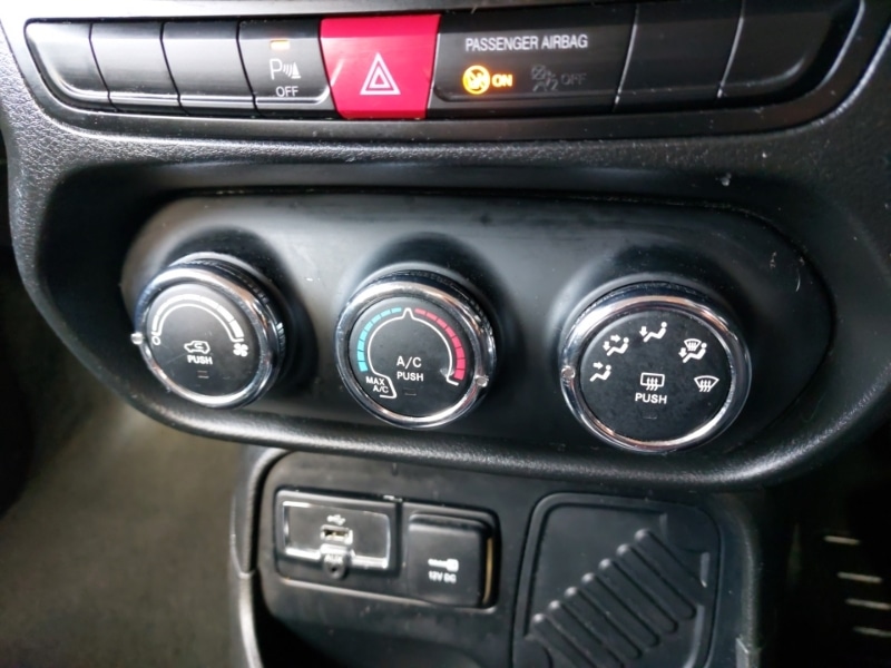 Used Jeep Renegade 2017 for sale - 76083351: Photo 17