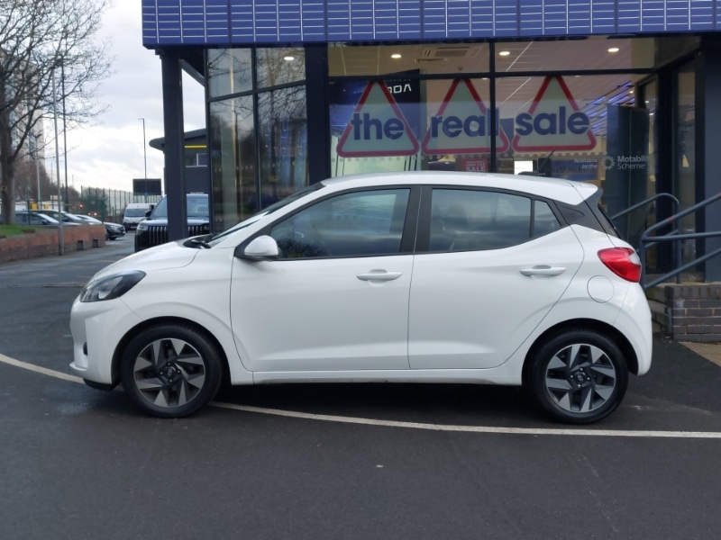 Used Hyundai i10 2023 for sale - 77265000: Photo 4