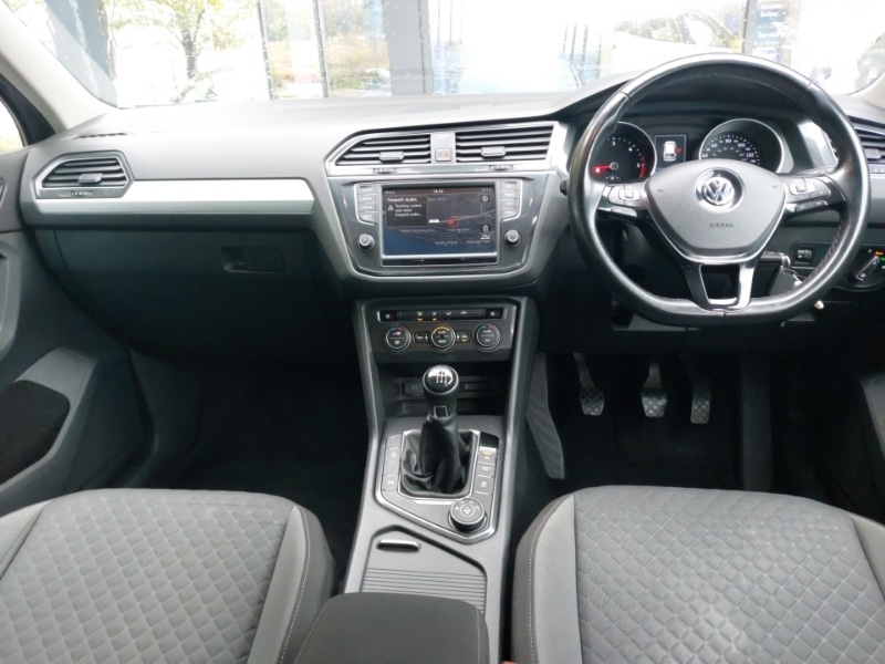 Used Volkswagen Tiguan 2016 for sale - 76165900: Photo 2