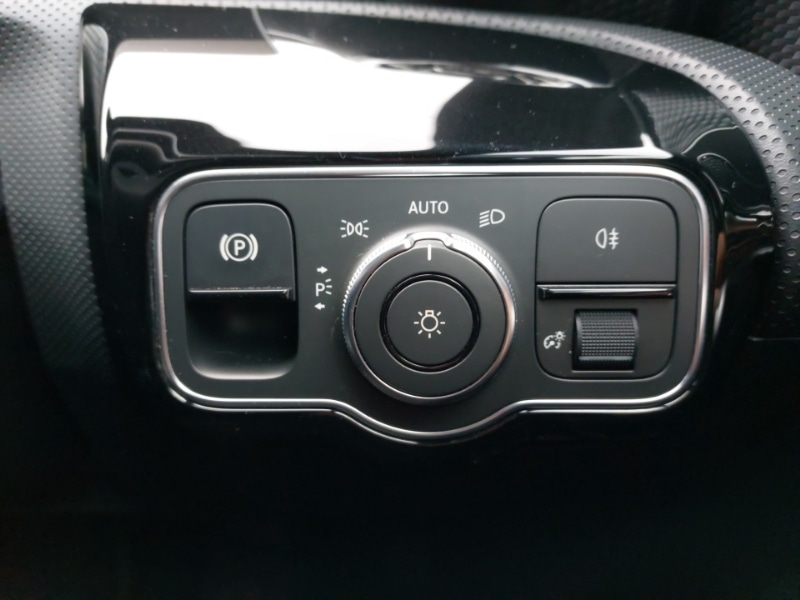 Used Mercedes-Benz A-Class 2018 for sale - 77252301: Photo 17