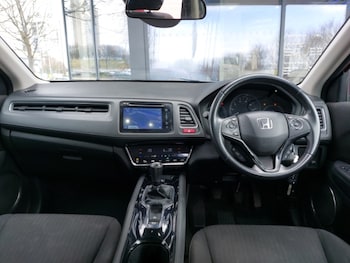 Used Honda HR-V 2017 for sale - 78103445: Photo