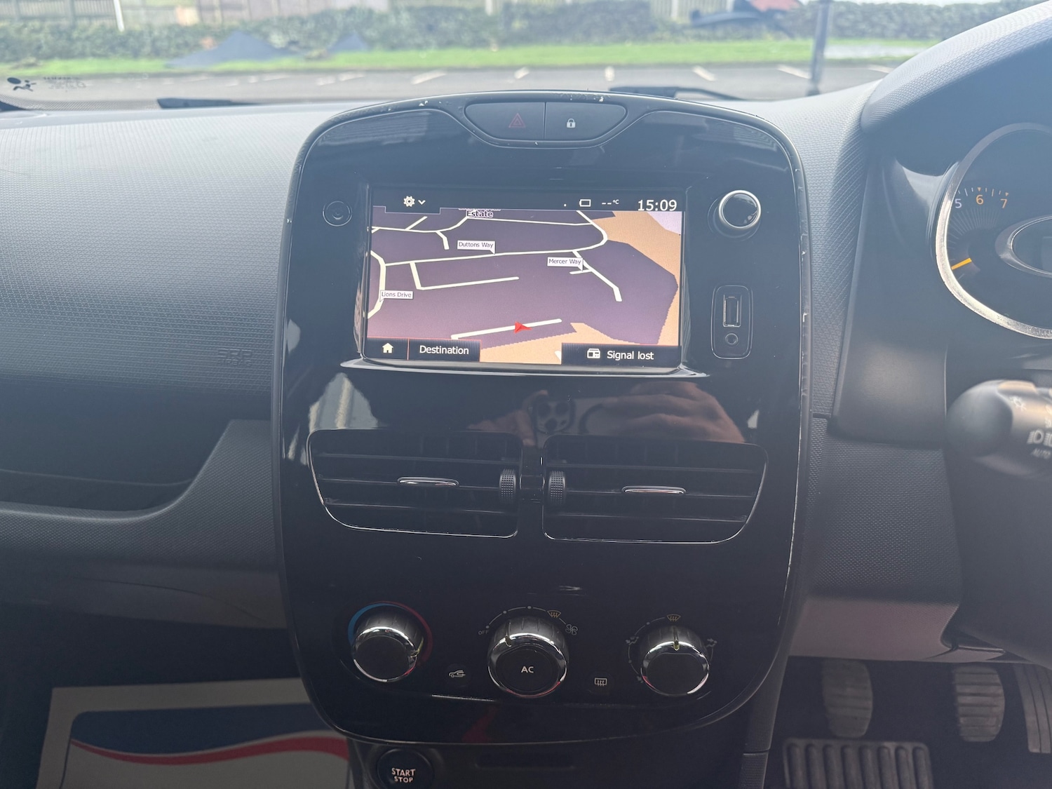 Used Renault Clio 2013 for sale - 76974657: Photo 14