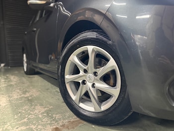 Used Peugeot 208 2015 for sale - 78593326: Photo