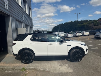 Used Land Rover Discovery Sport 2017 for sale - 79478537: Photo