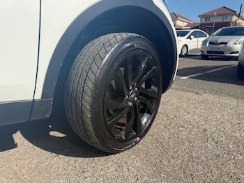 Used Land Rover Discovery Sport 2017 for sale - 79478537: Photo