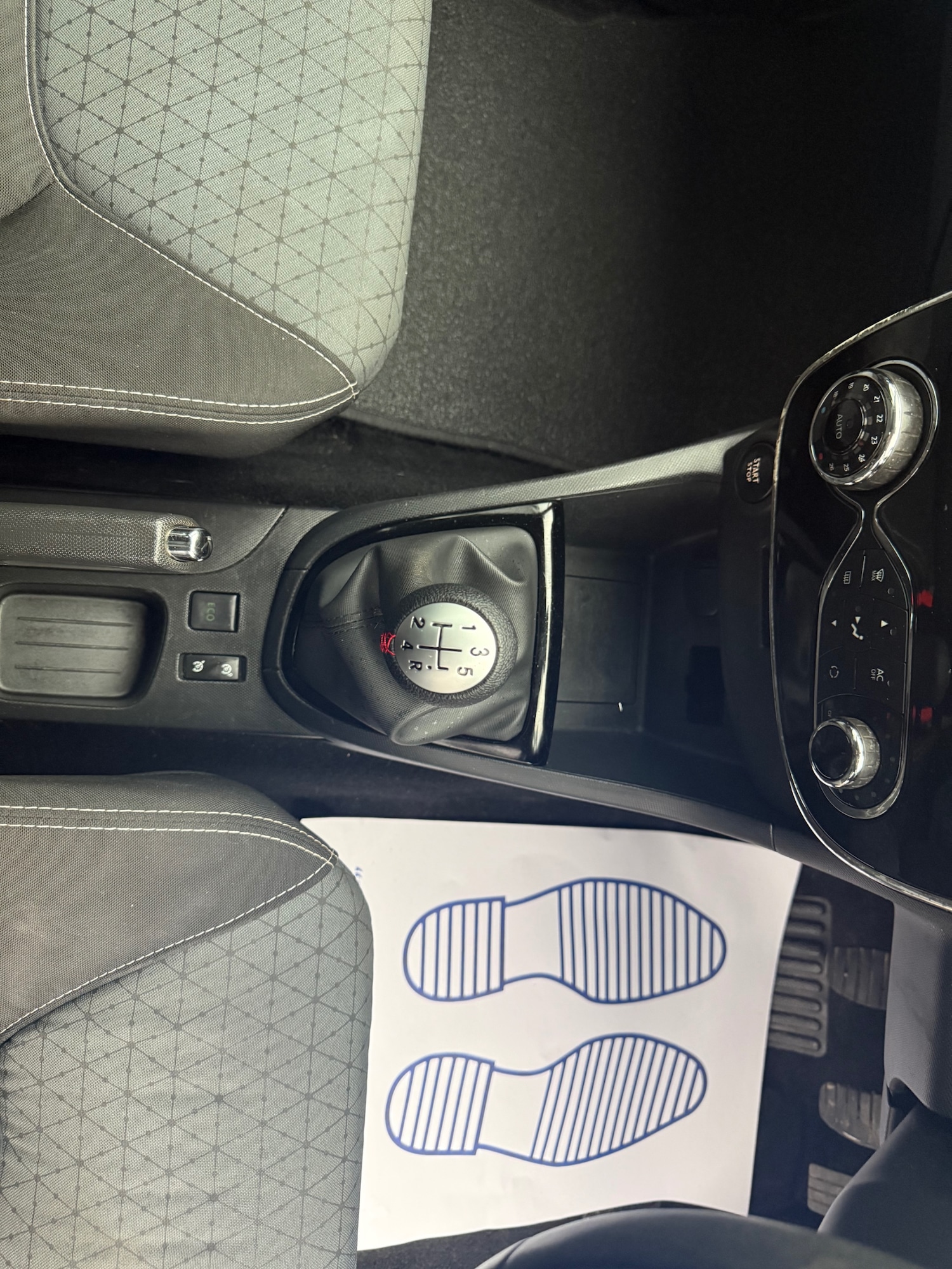 Used Renault Clio 2013 for sale - 76892234: Photo 12