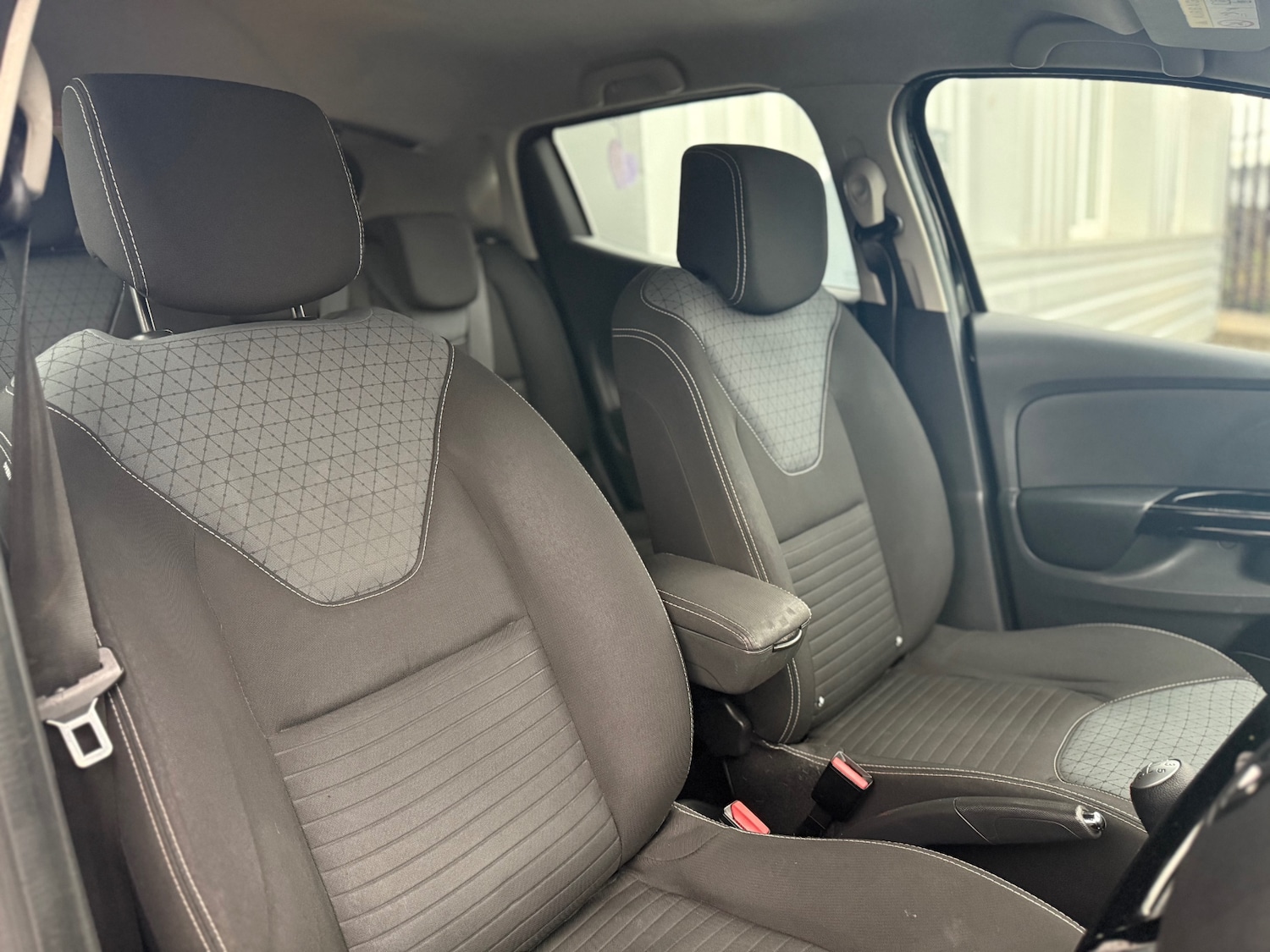 Used Renault Clio 2013 for sale - 76892234: Photo 9