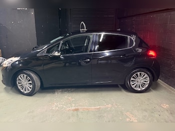 Used Peugeot 208 2016 for sale - 76897222: Photo