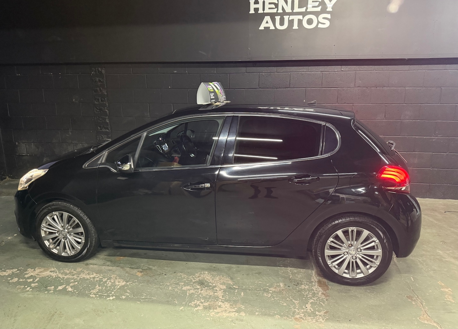 Used Peugeot 208 2016 for sale - 76897222: Photo 8