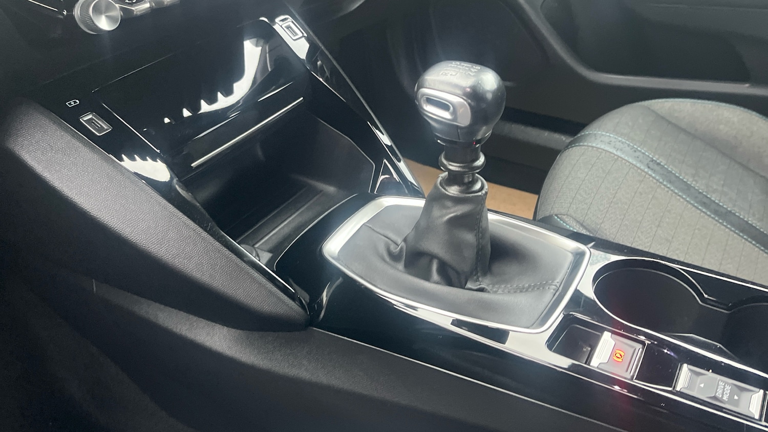 Used Peugeot 2008 2023 for sale - 76466002: Photo 13