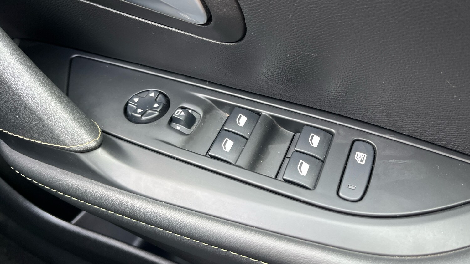 Used Peugeot 208 2020 for sale - 76305247: Photo 21