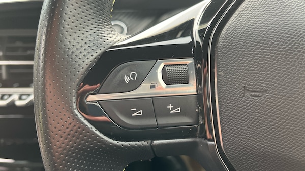 Used Peugeot 2008 2021 for sale - 76330318: Photo 21