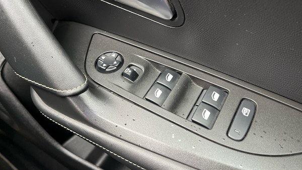 Used Peugeot 2008 2021 for sale - 76330318: Photo 25