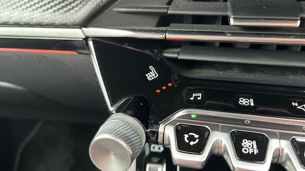 Used Peugeot 2008 2021 for sale - 76330318: Photo 37