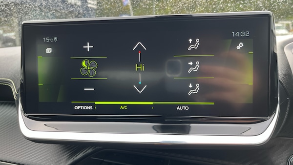 Used Peugeot 2008 2021 for sale - 76330318: Photo 39