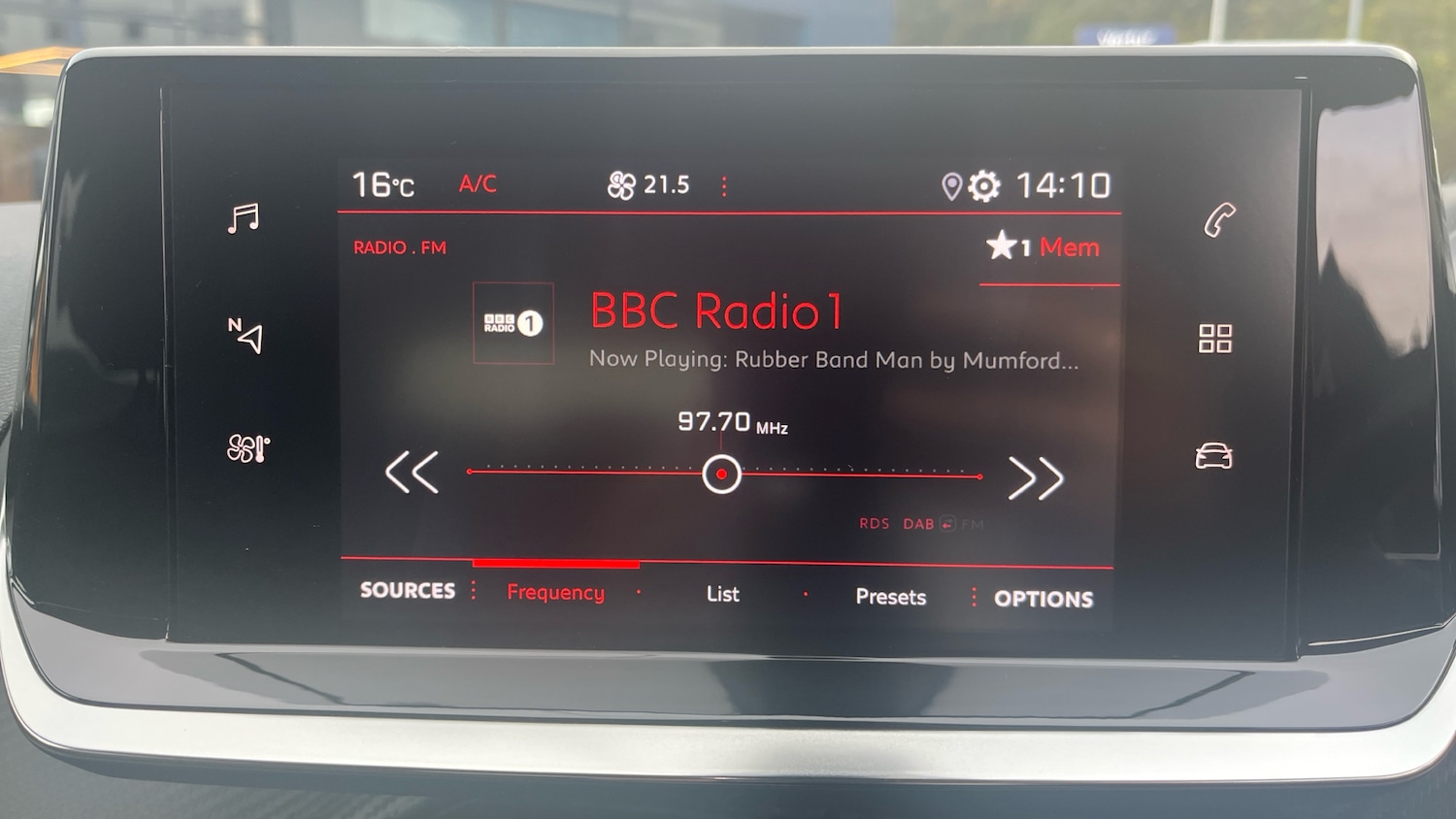 Used Peugeot 2008 2022 for sale - 76653073: Photo 12