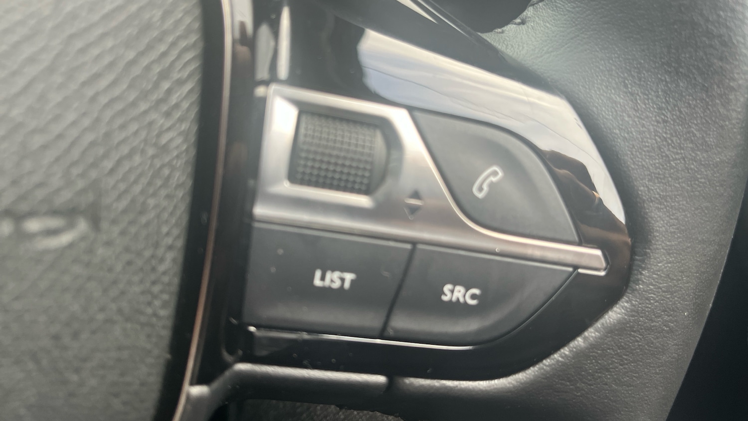 Used Peugeot 2008 2022 for sale - 76653073: Photo 22