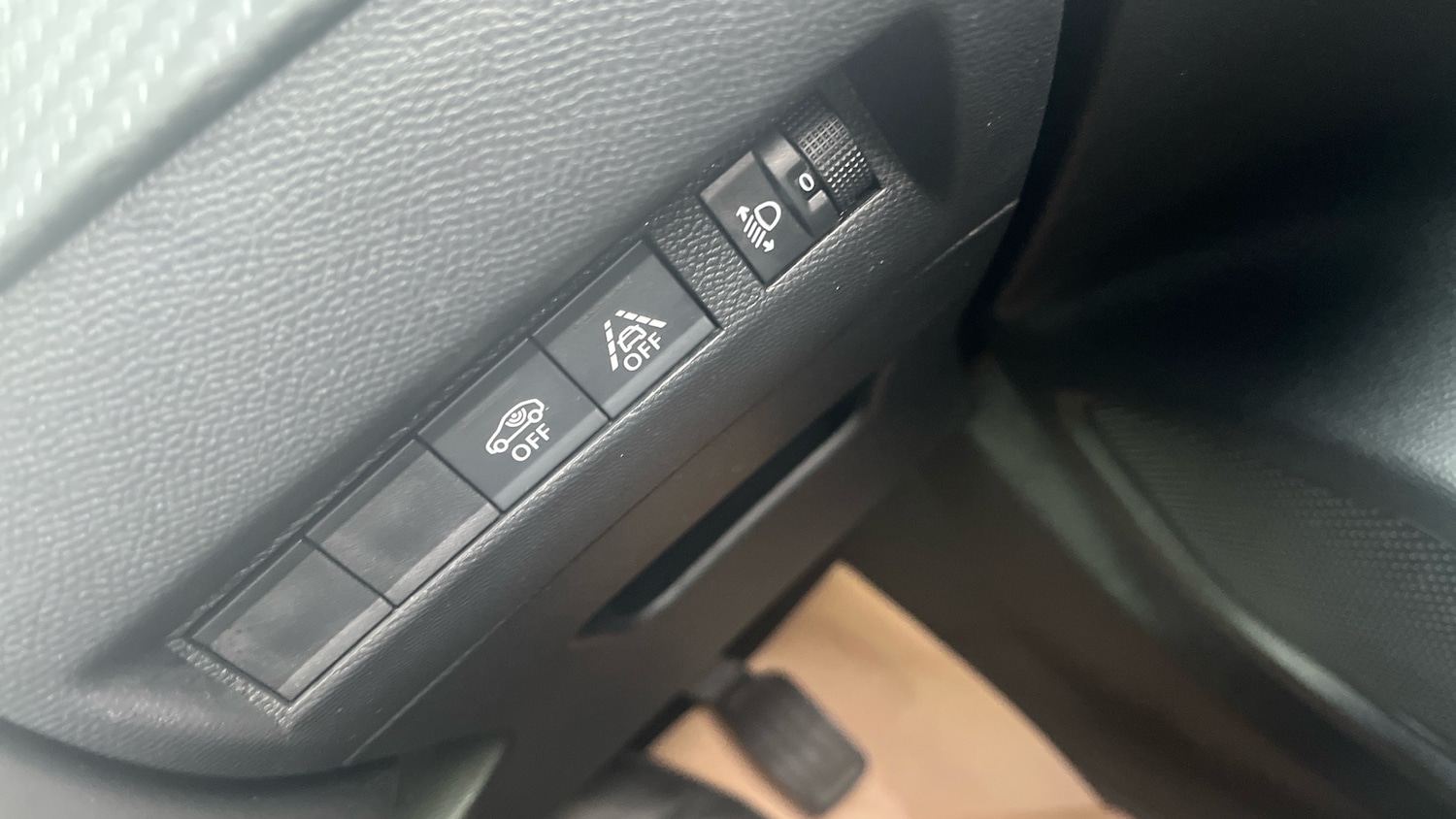 Used Peugeot 2008 2022 for sale - 76653073: Photo 28