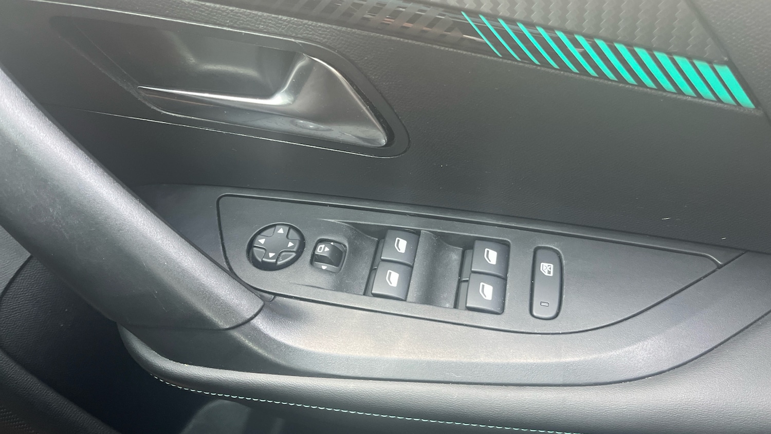 Used Peugeot 2008 2022 for sale - 76653073: Photo 29